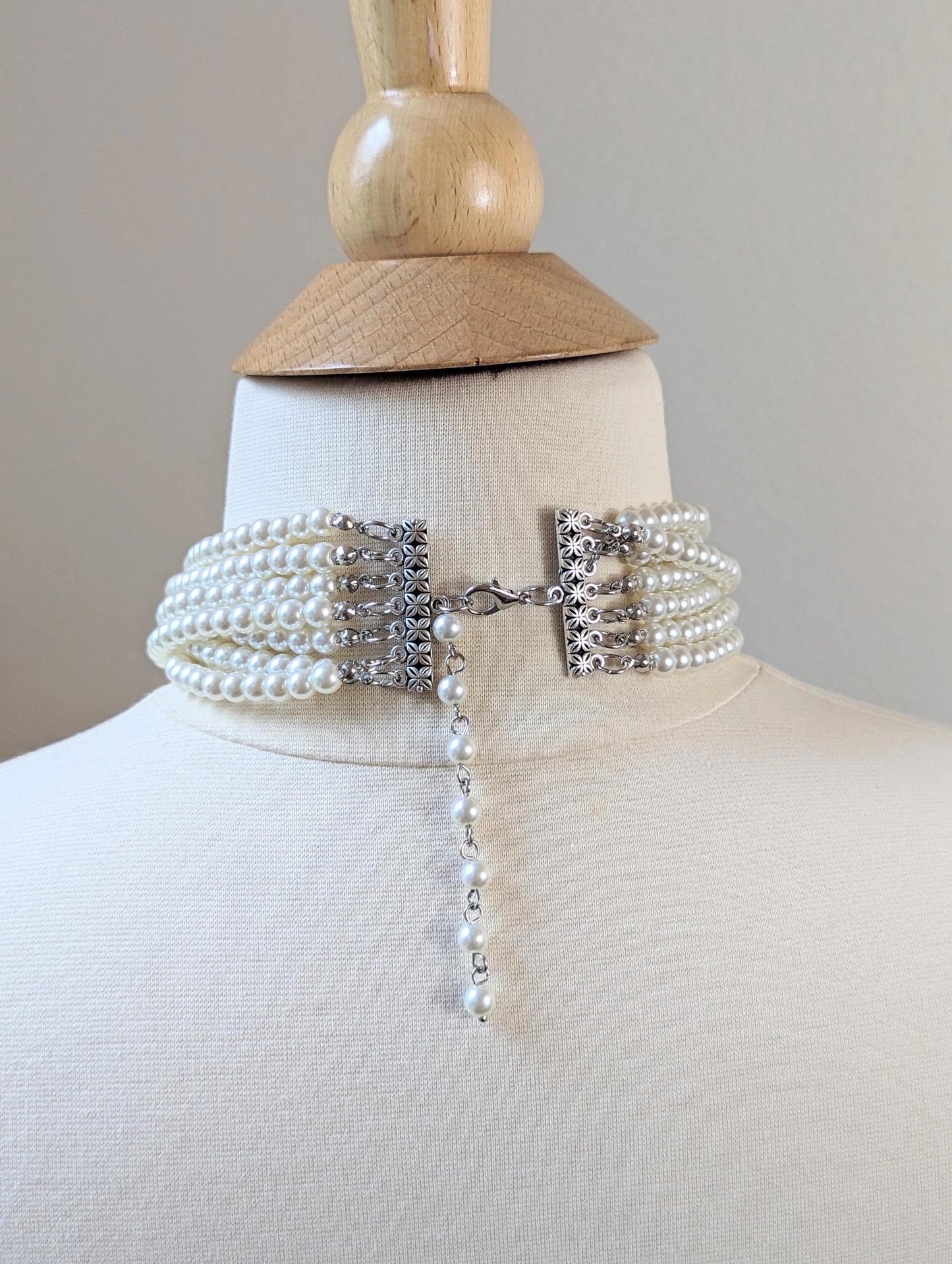 Layered Dainty Pearl Choker