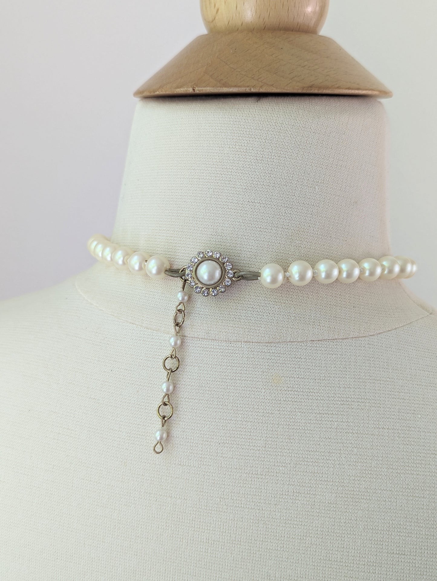 Pearl Necklace With Solitary Pendant