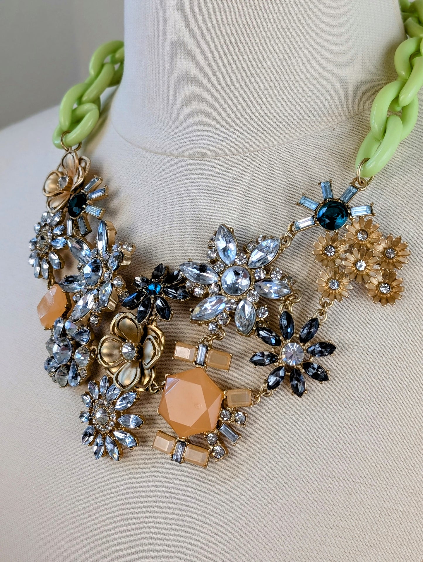 Flower bib necklace